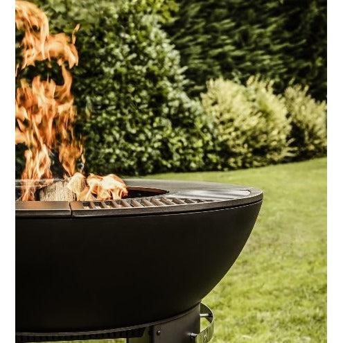 Castworks Hergóm Zenith high base outdoor fire pit complete set with fire bowl and accessories, ideal for outdoor heating and ambiance.